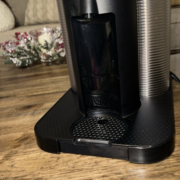 Nespresso Vertuo Line Black Coffee Maker and Espresso Maker - Picture 4 of 17